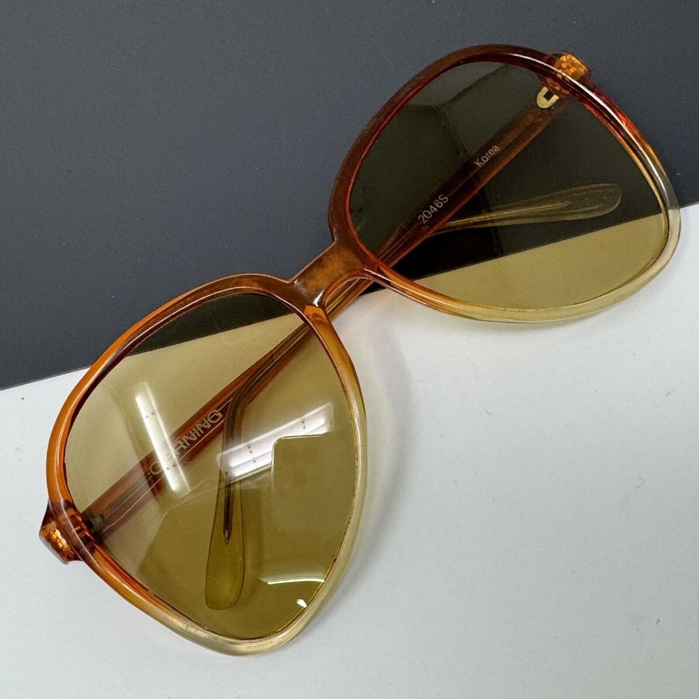 Big SUNGLASSES Corning Optics PHOTOCHROMIC Very RARE Before Serengeti